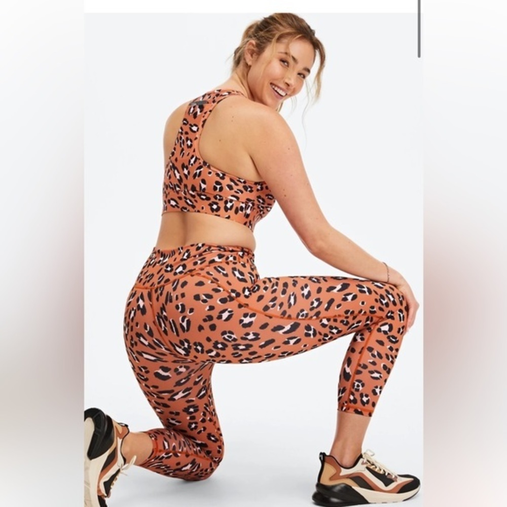 NWT Fabletics Set - Define Power Hold Leggings & On the Go Sports Bra - Small